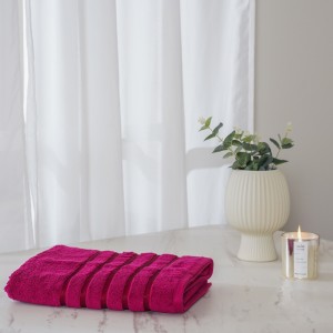 Lifestyle Plain Bath Towel Raspberry 70X140 cm