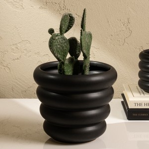 Elle Ceramic Planter Matte Black 14X12 cm