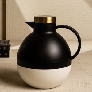 Alba Jug 1L Half Black With Gold Lid Round