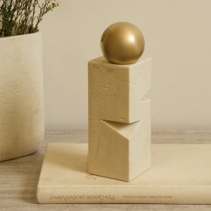 Pisa Resin Decoration Beige 8X8X28.5 cm
