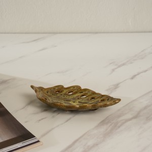 Leafy Deco Plate Beige 17.7X9.5X2.6 cm
