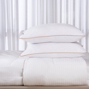 Varessa Duvet & 2 Hollowfibre Pillow Bundle 240x260 cm