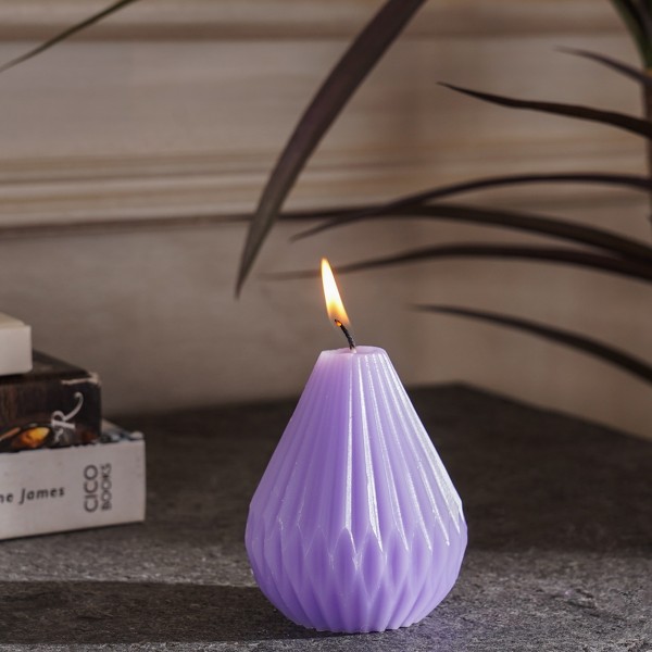 Mari Purple Design Candle 7x9 cm