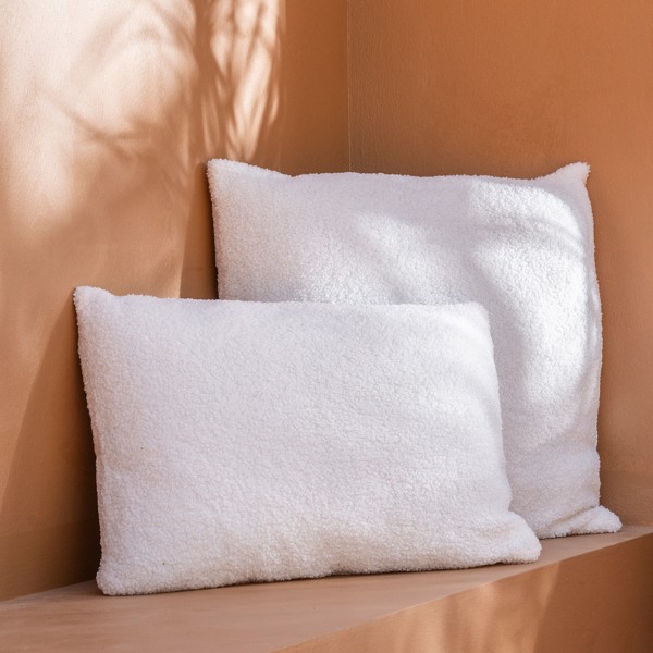 Boucle Cushion White 35x50 cm