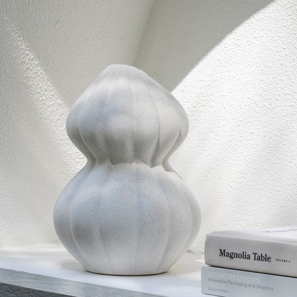 Furrow Vase White 18.5x26 cm