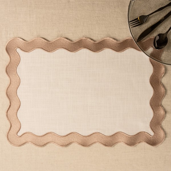 Scalloped Placemat Beige 33X48 cm