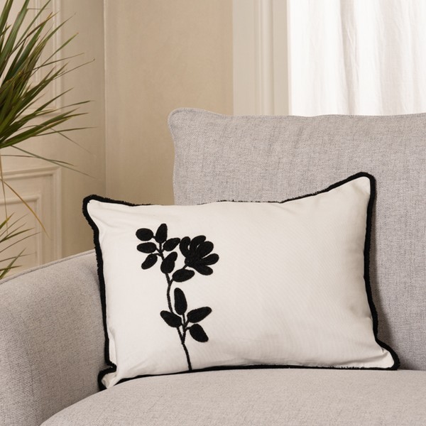 Clover Cushion Black/White 35x50 cm