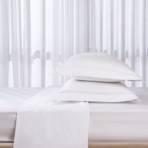 طقم 1 شرشف سرير مشدود قطني بعدد خيوط 250 مع 2 غطاء مخدة أبيض 160×200 سم