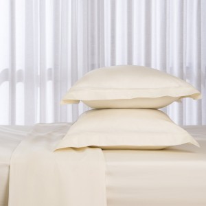 طقم 1 شرشف سرير مشدود قطني بعدد خيوط 250 مع 2 غطاء مخدة كريمي 120×200 سم