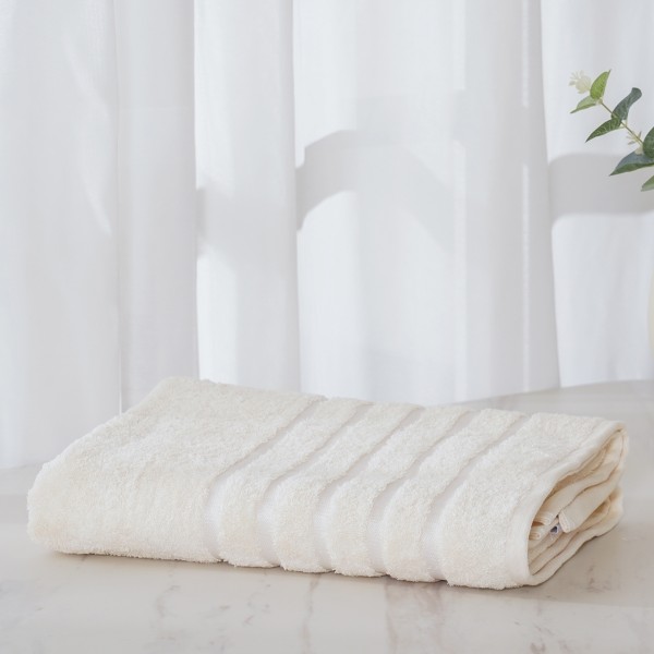 منشفة حمّام سادة لايف ستايل بيضاء 70×140 سم